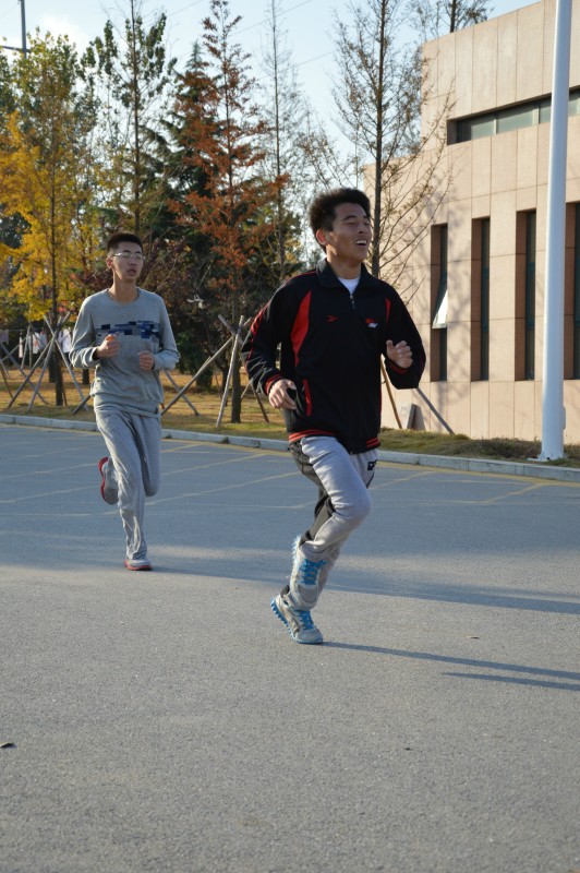 psbCA2VPAF5.jpg